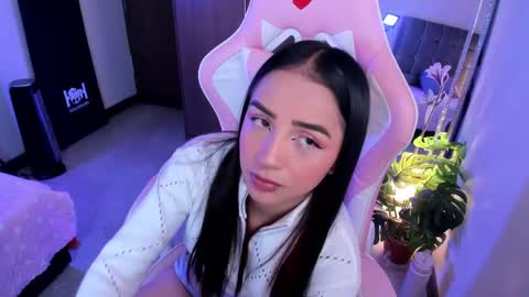mia  nicolle online show from April 26, 2026, 3:04 am
