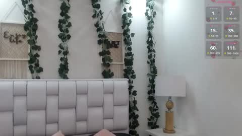 Mia online show from May 15, 2026, 11:17 am