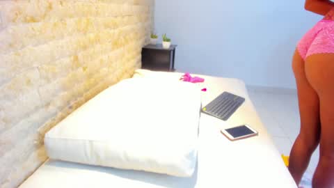 Snapshot of miaa_roldan chatting on December 21, 2024, 10:51 pm Miaa online show from December 21, 2024, 10:51 pm