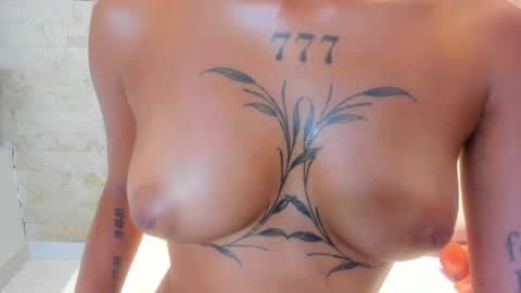 Snapshot of miaa_roldan chatting on February 14, 2025, 1:45 am Miaa online show from February 14, 2025, 1:45 am