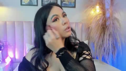 Mia online show from January 16, 2026, 3:32 am