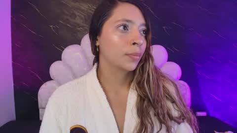Mia online show from May 13, 2026, 12:02 pm