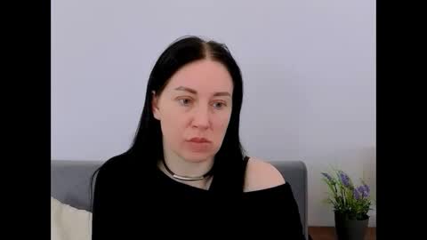 Mia online show from March 28, 2026, 4:17 pm