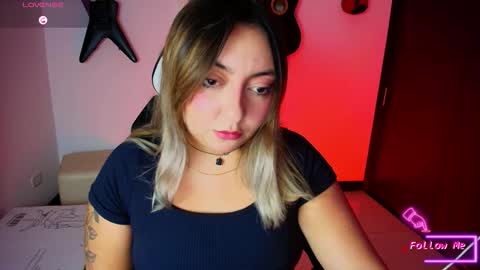 Snapshot of miaawild chatting on November 14, 2025, 10:51 pm Andrea online show from November 14, 2025, 10:51 pm