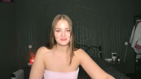 Snapshot of miabrian chatting on October 11, 2025, 6:50 pm Mia online show from October 11, 2025, 6:50 pm