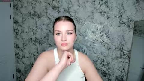 Snapshot of miabrian chatting on March 12, 2026, 7:42 pm Mia online show from March 12, 2026, 7:42 pm