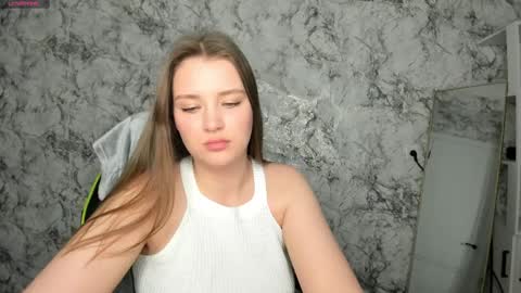 Snapshot of miabrian chatting on April 4, 2026, 6:38 pm Mia online show from April 4, 2026, 6:38 pm