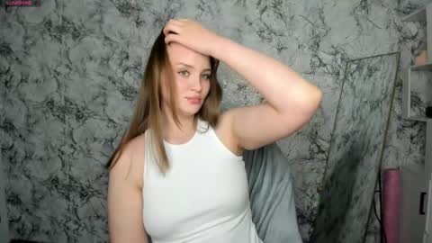 Snapshot of miabrian chatting on April 27, 2026, 7:23 pm Mia online show from April 27, 2026, 7:23 pm