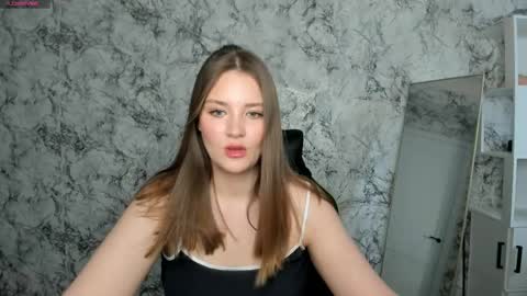Snapshot of miabrian chatting on May 9, 2026, 11:04 am Mia online show from May 9, 2026, 11:04 am