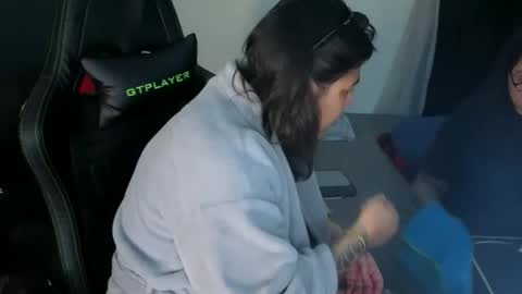 Mia online show from March 30, 2026, 1:39 am