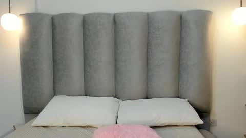 miacleark online show from December 14, 2025, 9:19 pm