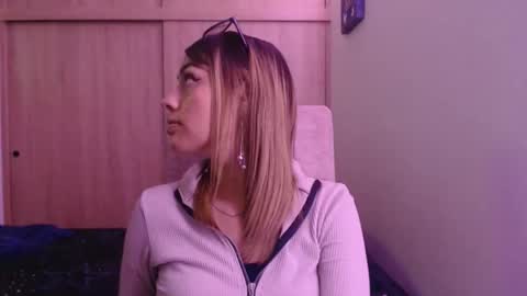 Miia  online show from March 4, 2026, 2:06 am