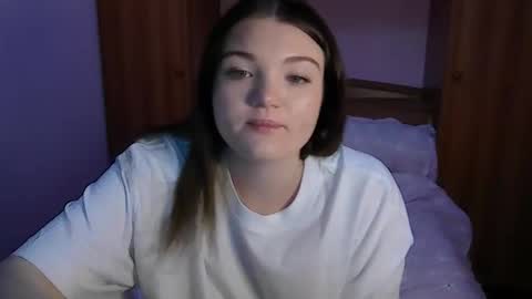 Snapshot of miacreami chatting on May 17, 2026, 8:05 pm Mia online show from May 17, 2026, 8:05 pm