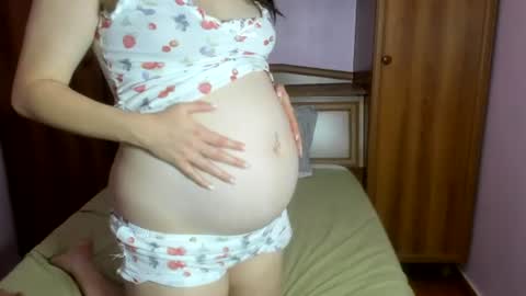 Snapshot of miacreami chatting on June 18, 2026, 9:14 am Mia online show from June 18, 2026, 9:14 am