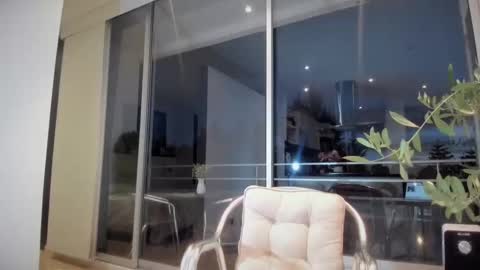 Snapshot of miaduval chatting on November 6, 2025, 11:04 pm Mia online show from November 6, 2025, 11:04 pm