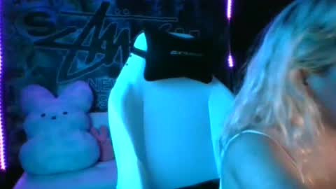 miaellababy online show from October 1, 2025, 4:29 am