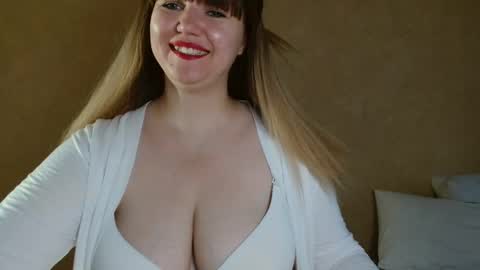 Snapshot of miafoxisja chatting on September 25, 2025, 2:15 am MiaFoxisJa online show from September 25, 2025, 2:15 am