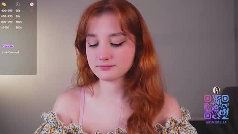 Mia online show from December 18, 2025, 1:28 pm