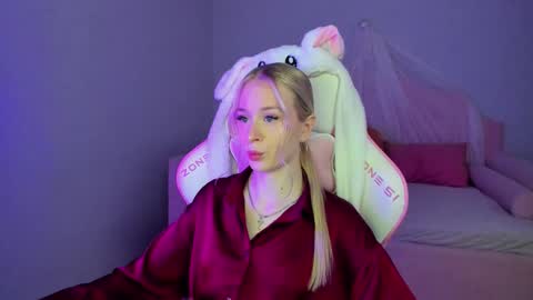 Snapshot of miagraces chatting on October 9, 2025, 5:22 pm Mia online show from October 9, 2025, 5:22 pm