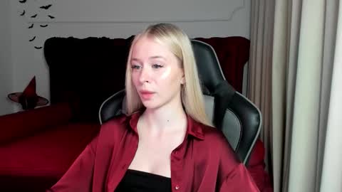 Snapshot of miagraces chatting on October 27, 2025, 6:45 pm Mia online show from October 27, 2025, 6:45 pm