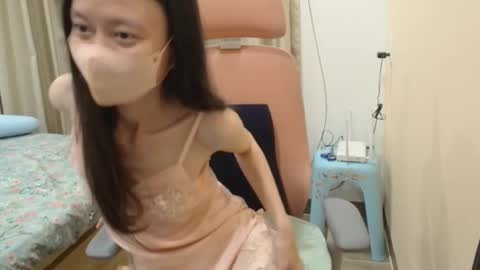 miahchan68 online show from March 4, 2026, 8:04 pm