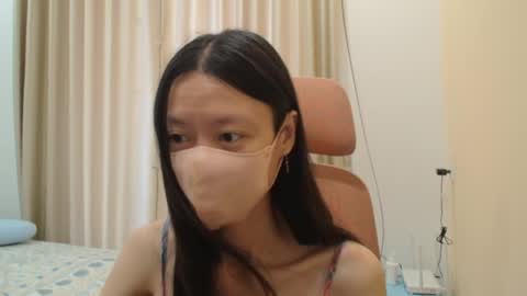 miahchan68 online show from April 2, 2026, 2:42 am