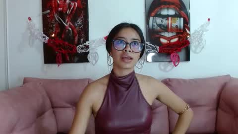 miahotcs online show from February 15, 2026, 12:25 pm