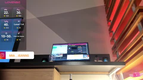 Mia online show from January 24, 2025, 6:03 am