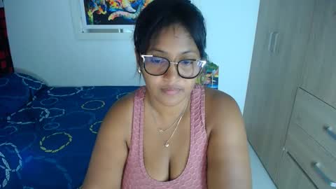 miajoseph_ online show from January 28, 2025, 4:29 am