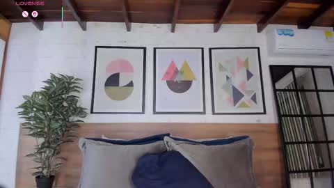 Mia  online show from December 1, 2025, 3:44 am