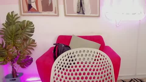 Mia Khalifa online show from January 9, 2026, 4:15 am