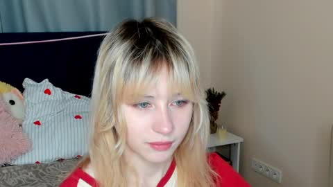 miakimiko online show from May 15, 2026, 1:56 am
