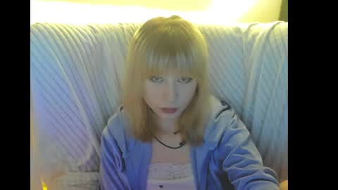 miakimiko online show from June 3, 2026, 1:19 am