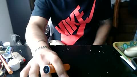 Snapshot of miaking chatting on November 2, 2025, 6:21 pm Mark online show from November 2, 2025, 6:21 pm