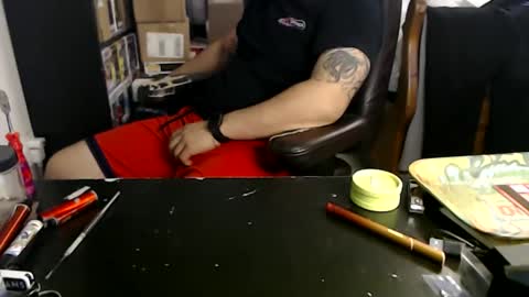 Snapshot of miaking chatting on February 15, 2026, 5:26 am Mark online show from February 15, 2026, 5:26 am