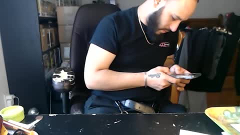 Snapshot of miaking chatting on February 25, 2026, 8:29 pm Mark online show from February 25, 2026, 8:29 pm