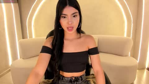 Call me Mia  online show from February 5, 2026, 7:07 pm