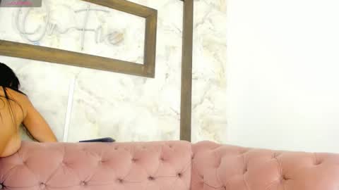 mia logan  online show from January 8, 2026, 3:31 am