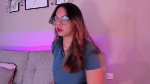 Snapshot of mialuxx chatting on December 14, 2024, 10:07 pm Mia online show from December 14, 2024, 10:07 pm