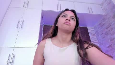 Snapshot of mialuxx chatting on January 31, 2025, 12:28 am Mia online show from January 31, 2025, 12:28 am