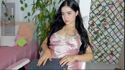 mia 600am-1000am Colombia time online show from December 2, 2024, 10:01 pm