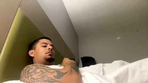 Snapshot of miamiclos1 chatting on December 19, 2024, 7:40 pm miamiclos1 online show from December 19, 2024, 7:40 pm