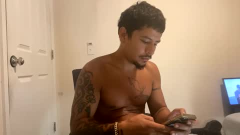 Snapshot of miamiclos1 chatting on September 10, 2025, 12:05 pm miamiclos1 online show from September 10, 2025, 12:05 pm