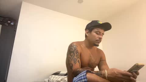 Snapshot of miamiclos1 chatting on October 5, 2025, 4:44 am miamiclos1 online show from October 5, 2025, 4:44 am