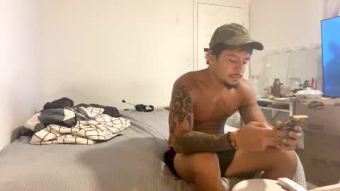 Snapshot of miamiclos1 chatting on October 30, 2025, 2:02 am miamiclos1 online show from October 30, 2025, 2:02 am