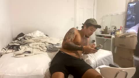 Snapshot of miamiclos1 chatting on November 9, 2025, 12:58 pm miamiclos1 online show from November 9, 2025, 12:58 pm