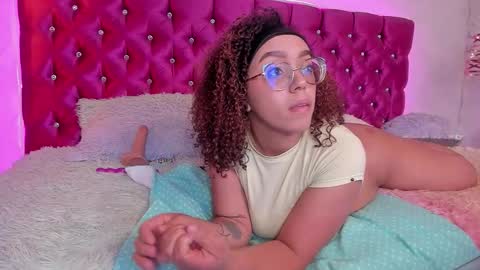 miamiller22 online show from December 2, 2025, 7:09 pm