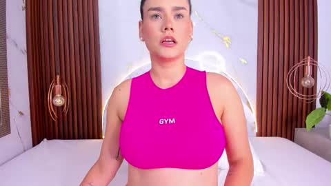 Mia  online show from February 14, 2026, 4:42 am