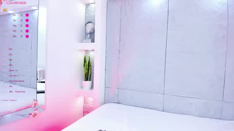 Snapshot of miamistrex chatting on October 23, 2025, 4:23 am Mia Mistrex online show from October 23, 2025, 4:23 am