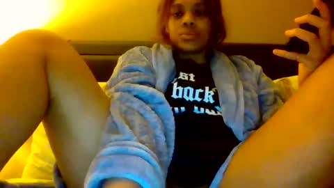 Snapshot of miamuffin8 chatting on January 1, 2025, 1:58 am MiaMuffn online show from January 1, 2025, 1:58 am